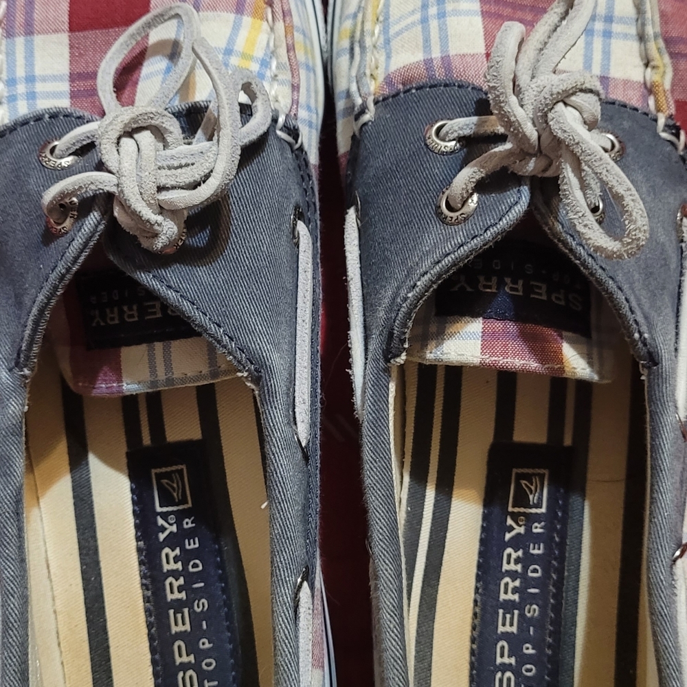 Shoes - Picture 2 of 5